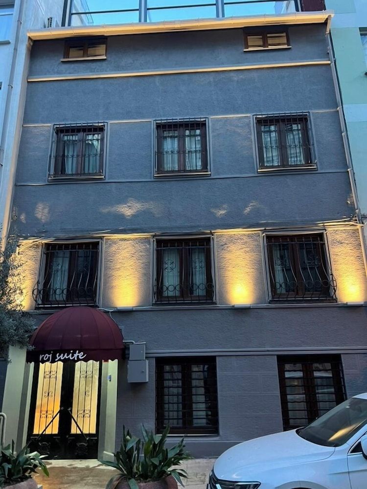 undefined ROJ SUITE 5