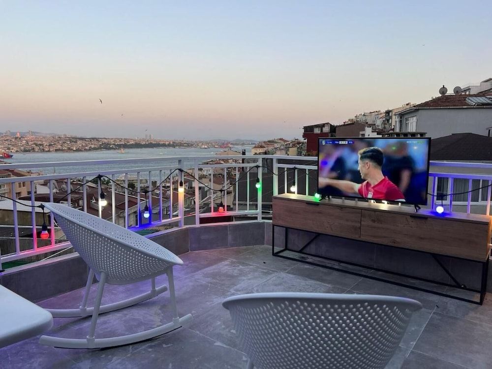 undefined ROJ SUITE 2