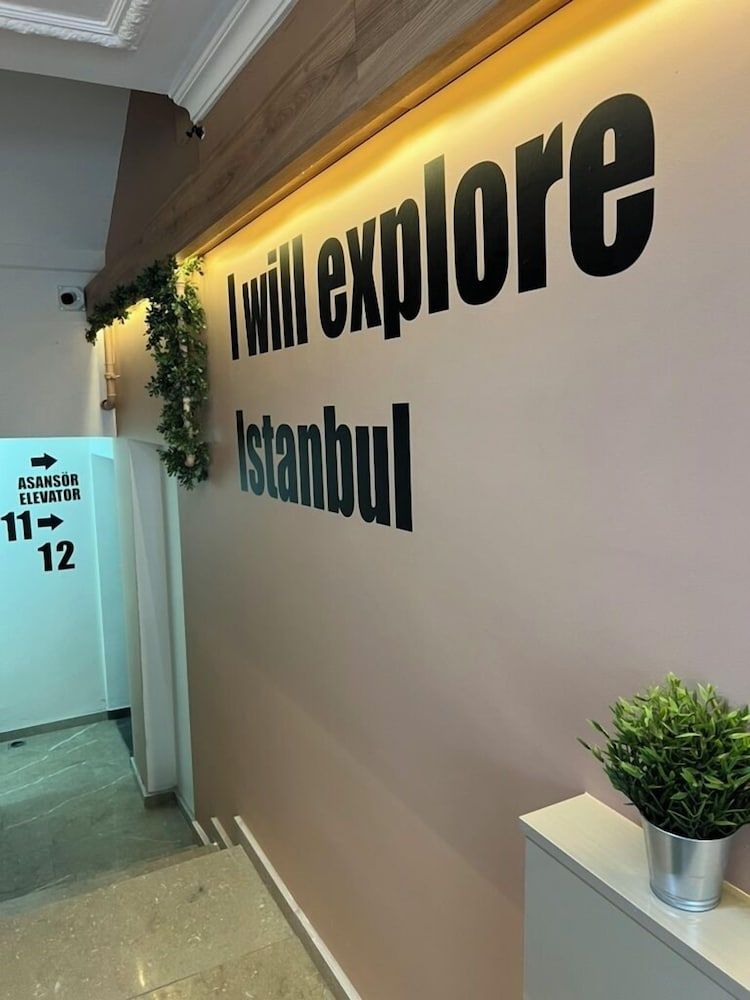 undefined ROJ SUITE 10