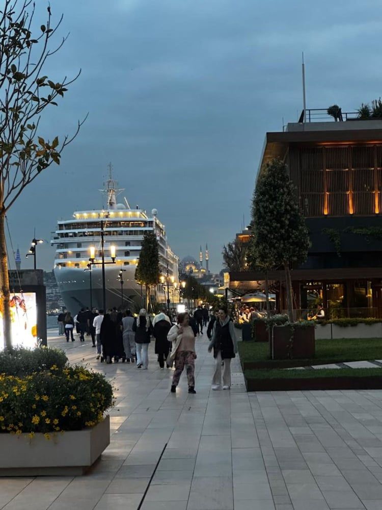 undefined Galata Nazapart 7