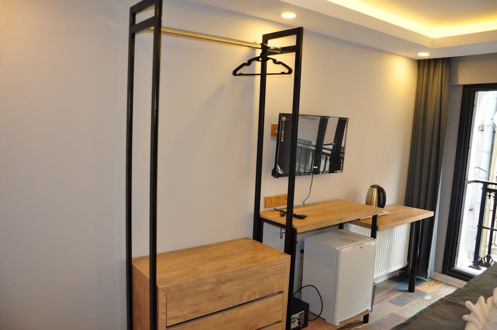 undefined Check in Hotel 8