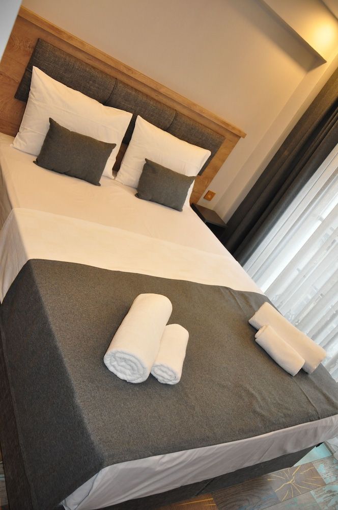 Check in Hotel Standard Double Room 11