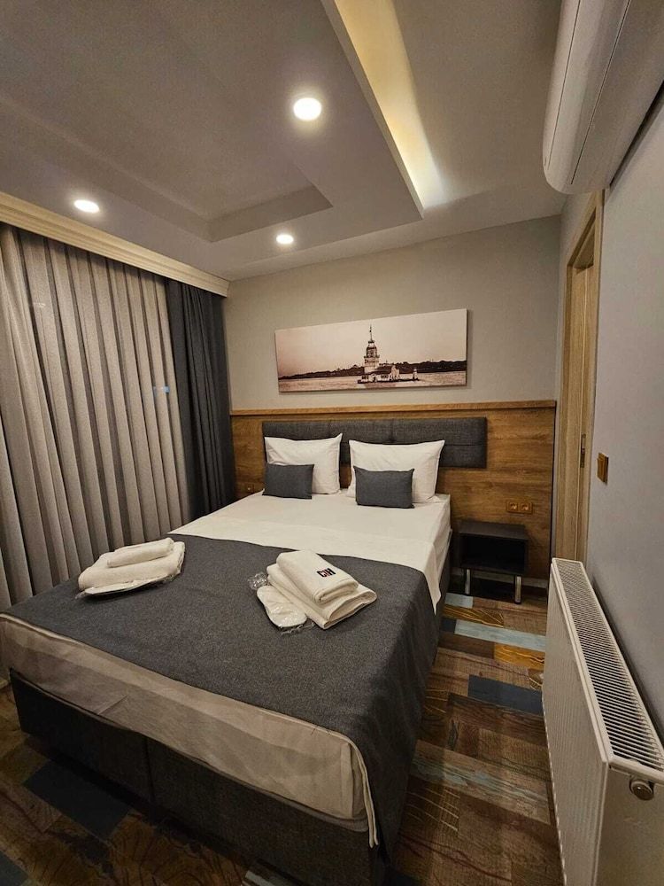 Check in Hotel Family Quadruple Room 9