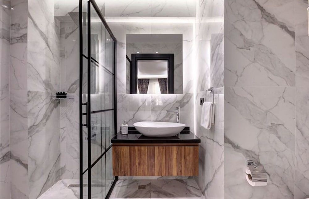 undefined Luxury Suite Hotel Room 9