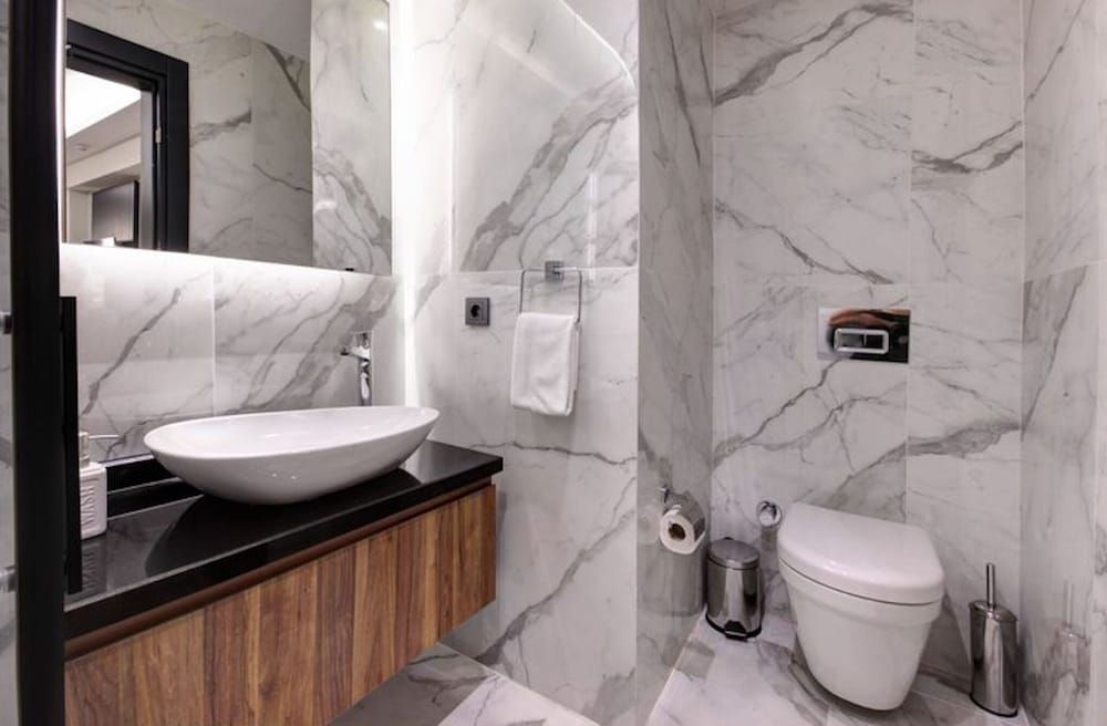 undefined Luxury Suite Hotel Room 10