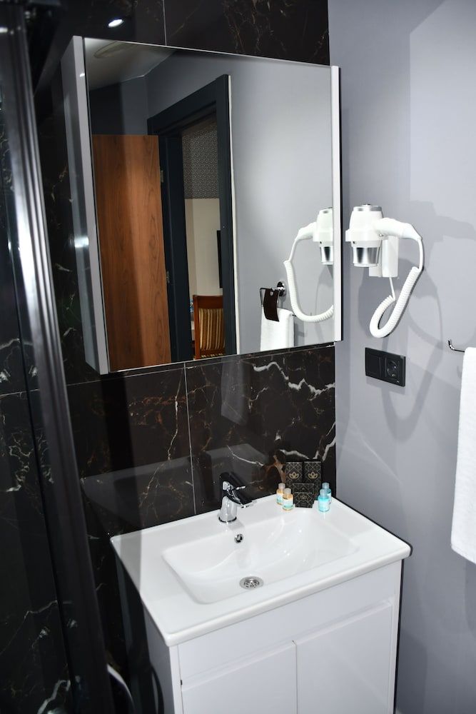 HMZ LUXURY ÇEKMEKÖY KONAKLAMA TESİSİ Luxury Double Room 3