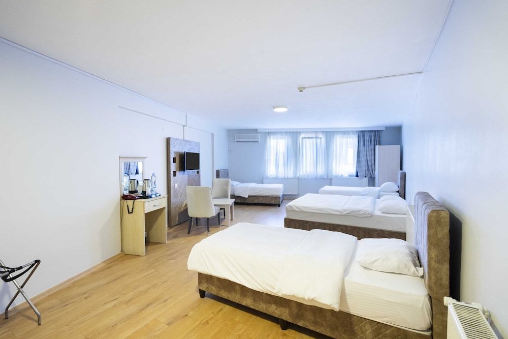 Libiza Hotel Classic Quadruple Room 4