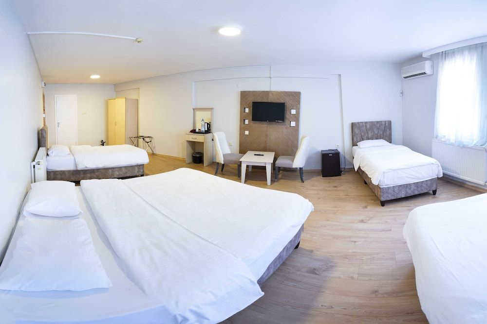 Libiza Hotel Classic Quadruple Room 2