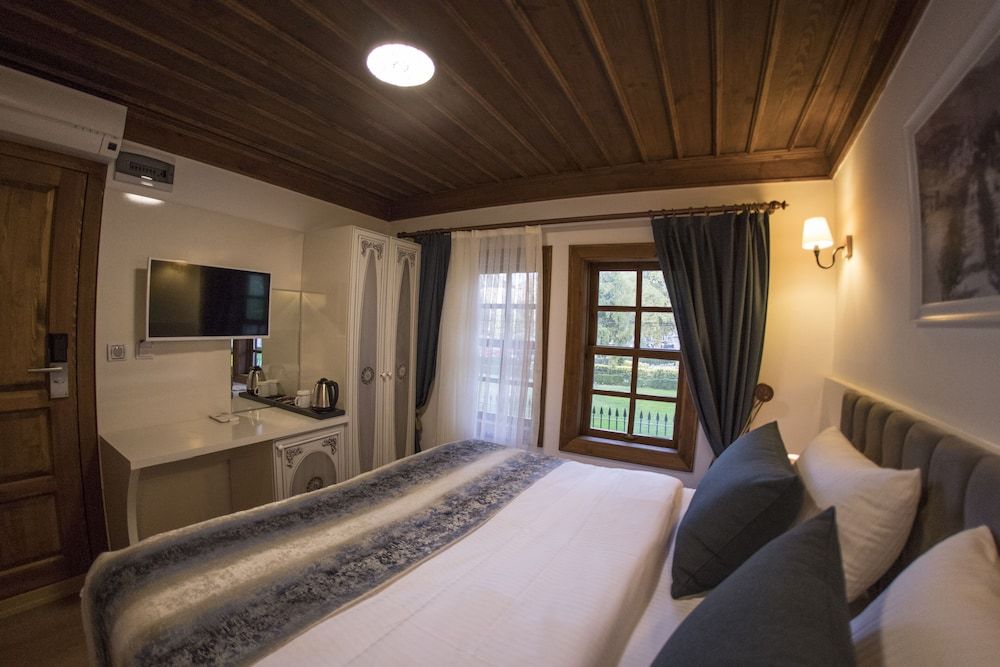 Bayezid Han Konak Standard Double Room, 1 Double Bed 9