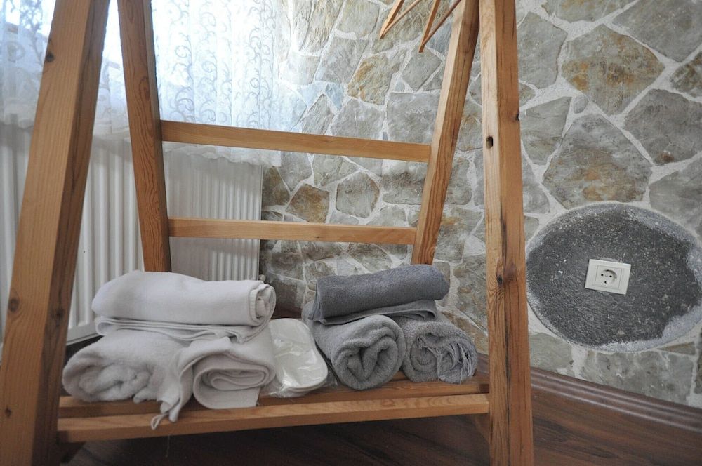 Uchisar Stone House Deluxe Room 4