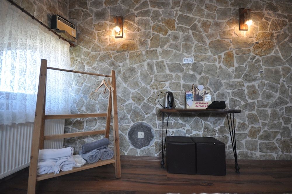 Uchisar Stone House Deluxe Room 3