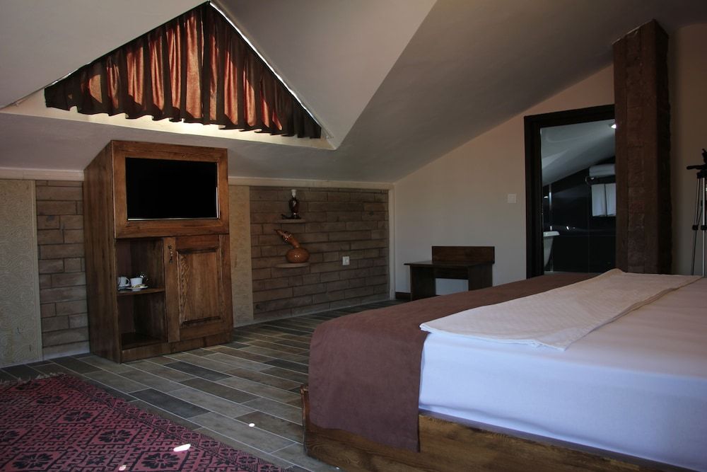 El Nazar Stone Suite Junior Loft, 1 King Bed 2