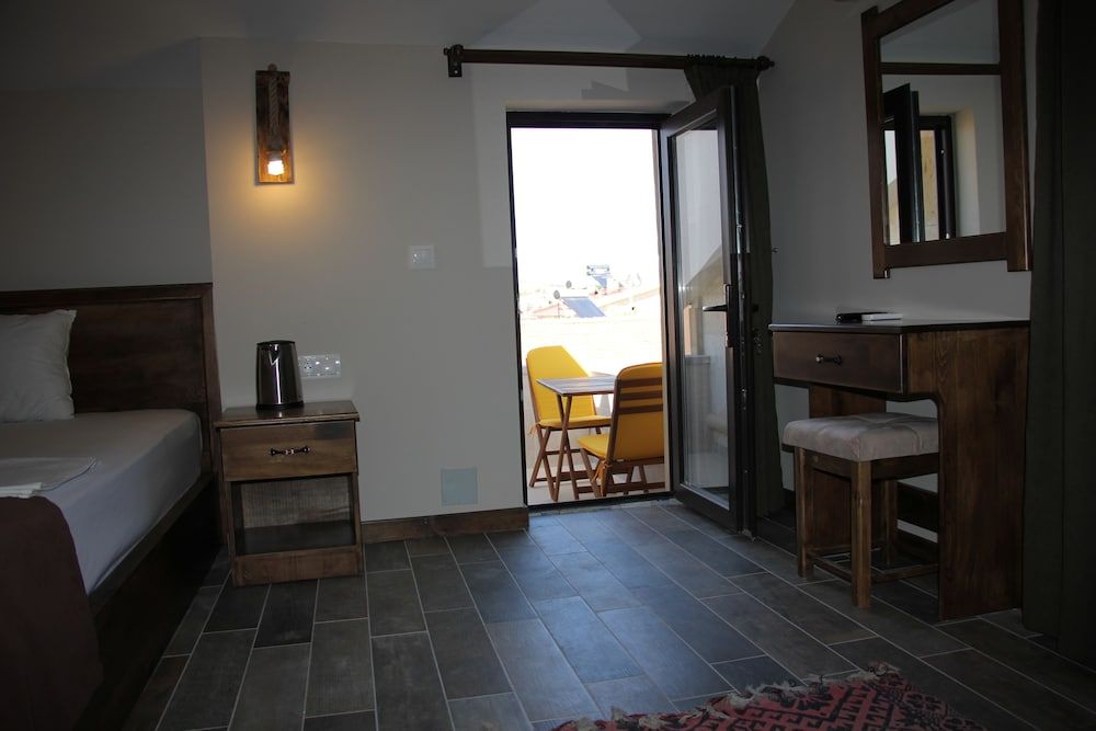 El Nazar Stone Suite Junior Loft, 1 King Bed 9