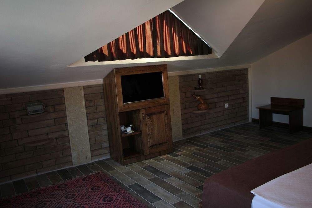 El Nazar Stone Suite Junior Loft, 1 King Bed 12