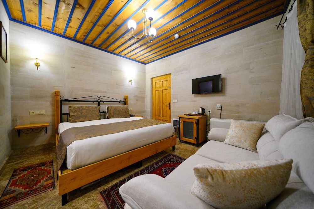 Cave Hotel Saksagan Standard Double Room 2