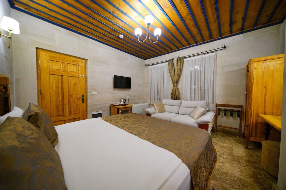Cave Hotel Saksagan Standard Double Room 3