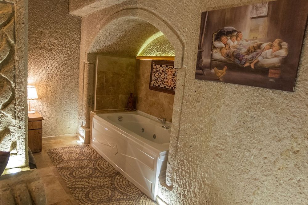 undefined Grand Elite Cave Suites 2