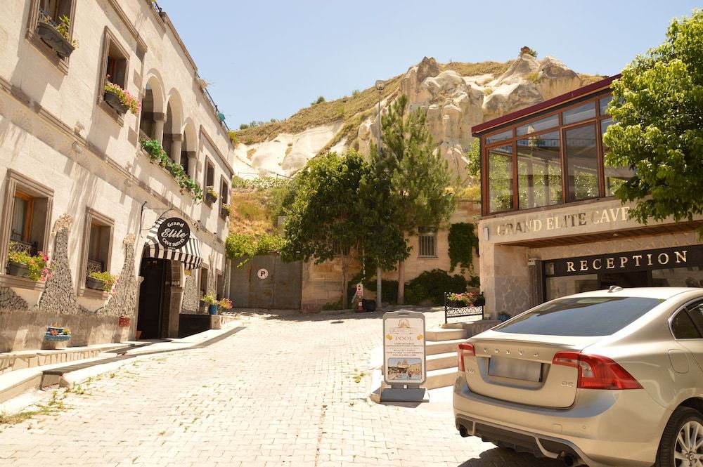 undefined Grand Elite Cave Suites 9