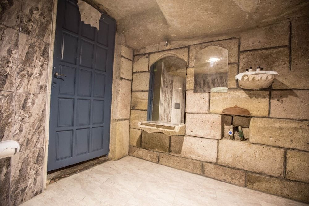 Magical Cave Hotel Family Quadruple Room 5