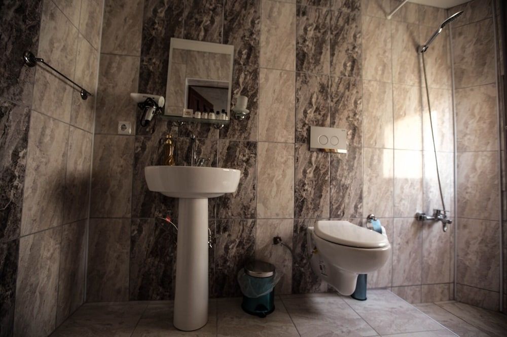 Magical Cave Hotel Family Quadruple Room 4