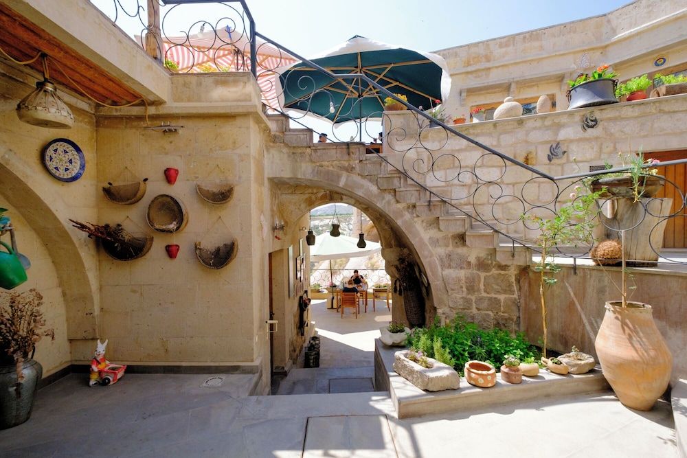 undefined Pigeon Hotel 8