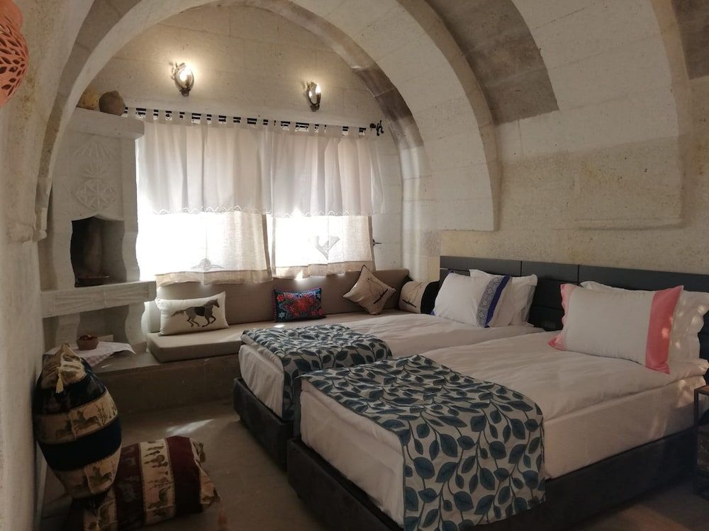 Pigeon Hotel Traditional Twin Room, Mountain View 2