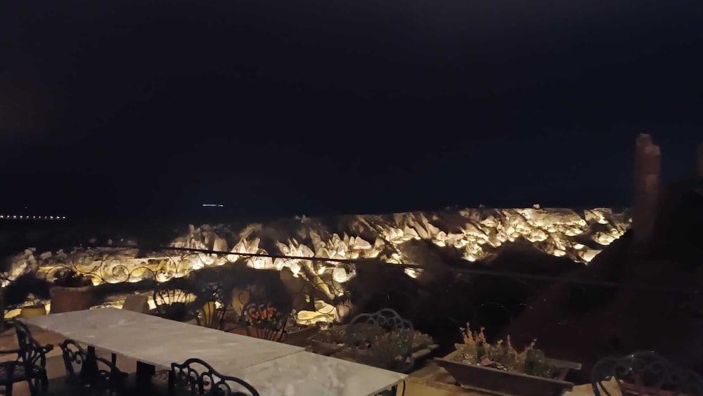 Pigeon Hotel Traditional Twin Room, Mountain View 8