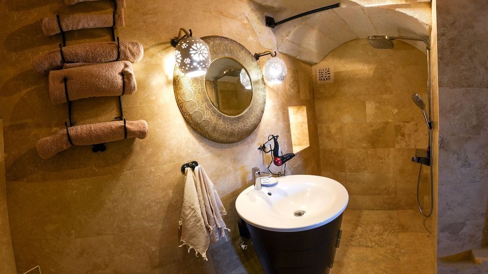 Pigeon Hotel Traditional Twin Room, Mountain View 11