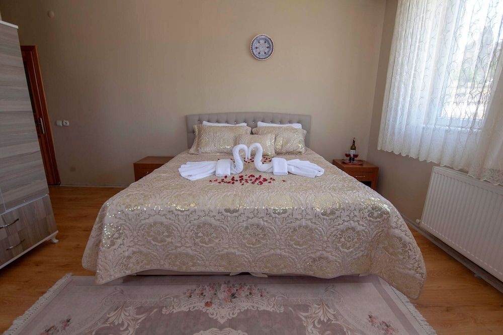 Seven Stone Hotel Honeymoon Double Room