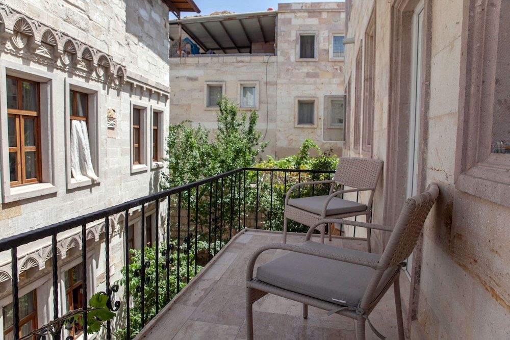Seven Stone Hotel Family Double Room 9