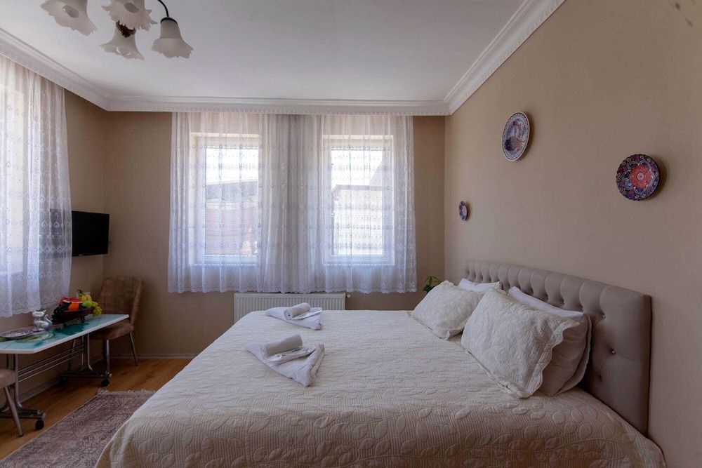 Seven Stone Hotel Family Double Room
