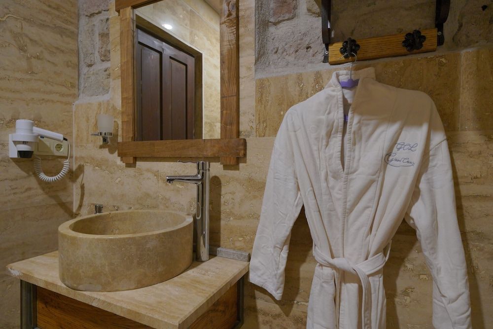 Göreme Cave Lodge Superior Stone Room - 8 5