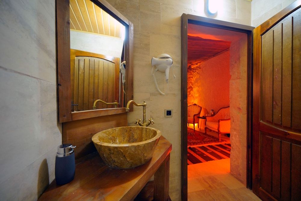 babili cappadocia cave hotel Design Double Room, 1 Queen Bed, Non Smoking, Garden View 13