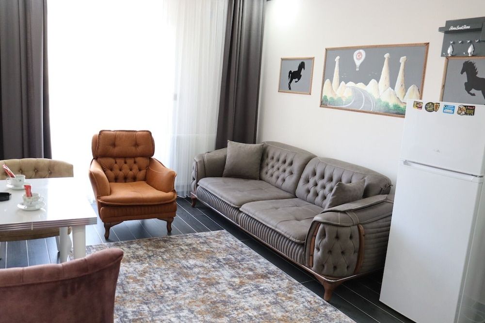 undefined Loft Palace Suit 10