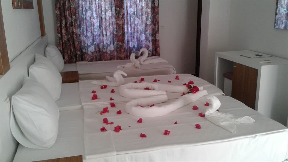 Nergos Side Hotel Family Room, 2 Bedrooms 6