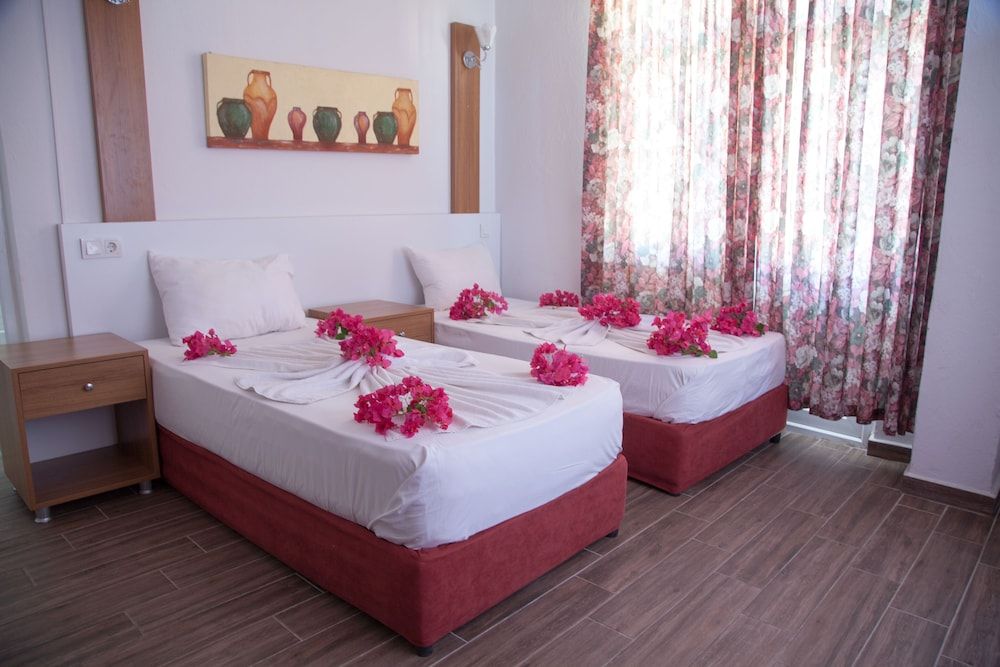 Nergos Side Hotel Family Room, 2 Bedrooms 2