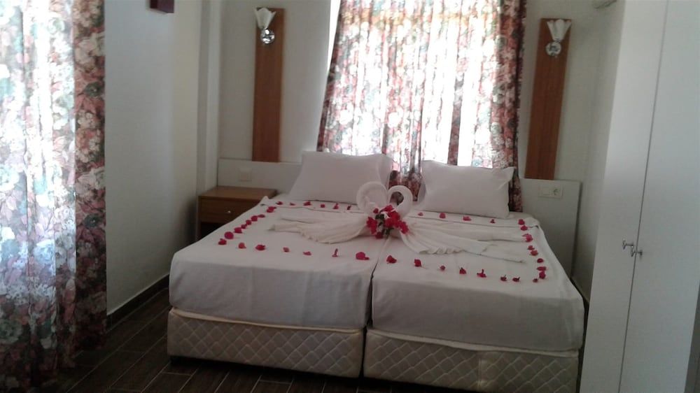 Nergos Side Hotel Family Room, 2 Bedrooms 7