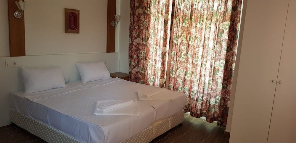 Nergos Side Hotel Family Room, 2 Bedrooms 5