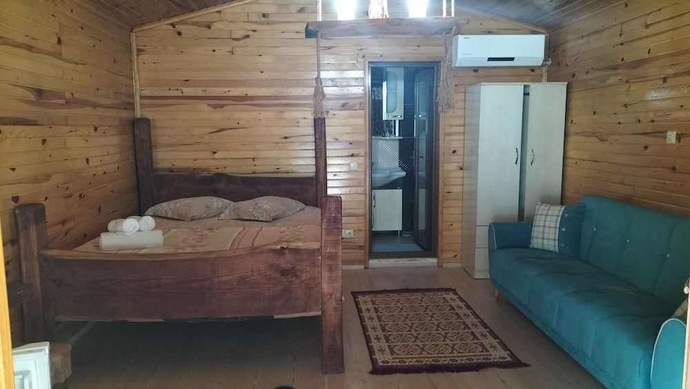 Romantic Tree House
