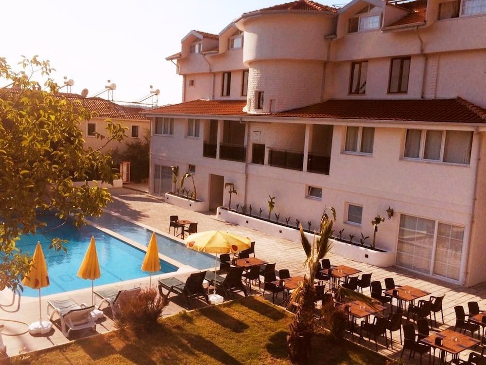 undefined Hotel De Huzur 3