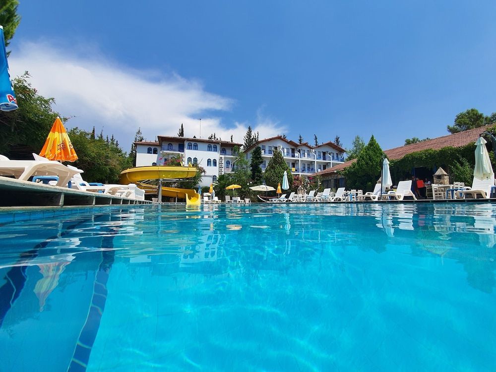 undefined Silver Pine Hotel 8