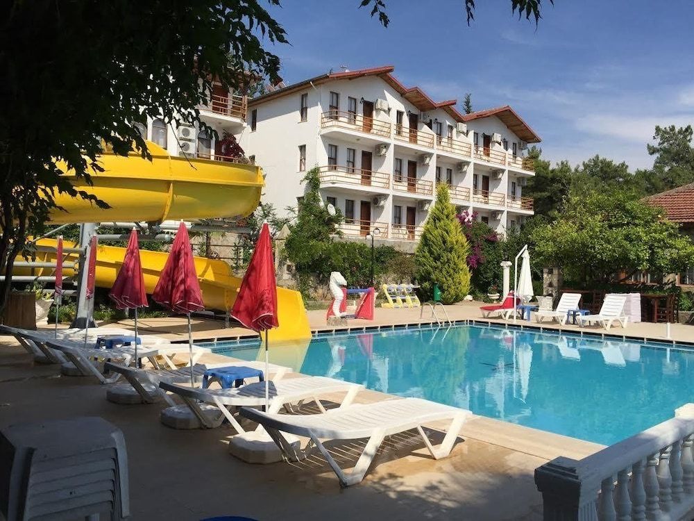 undefined Silver Pine Hotel 10