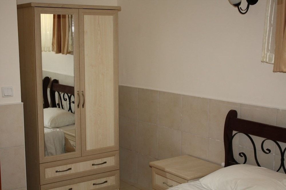 Shiraz Villa Family Villa 8