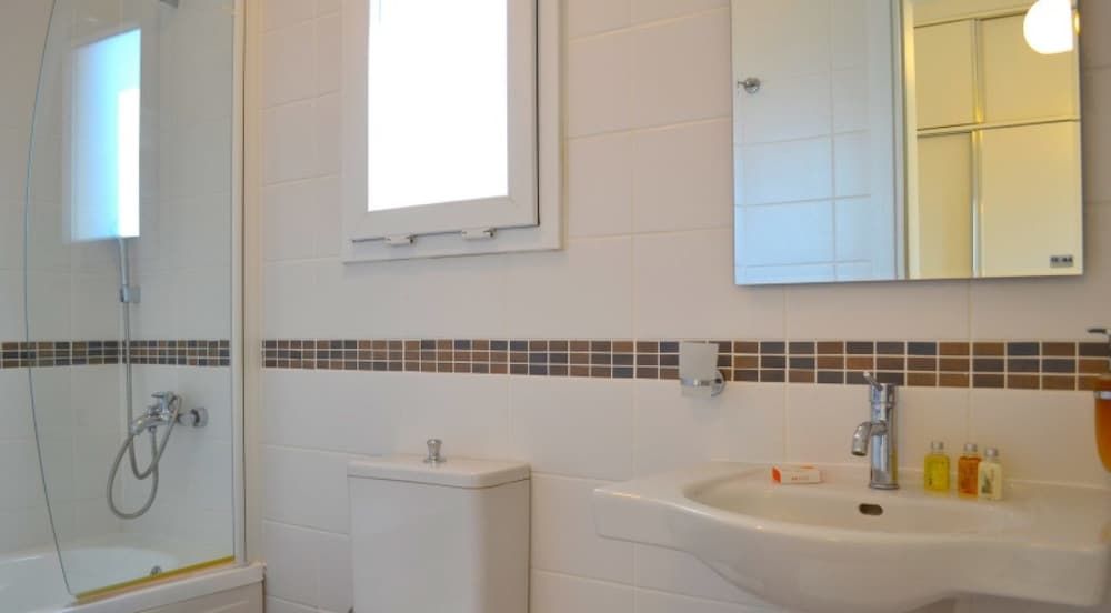 Villa Olive by Villa Safiya Villa, 3 Bedrooms, Mountain View 14