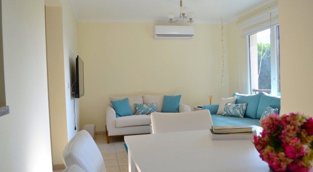 Villa Olive by Villa Safiya Villa, 3 Bedrooms, Mountain View 9