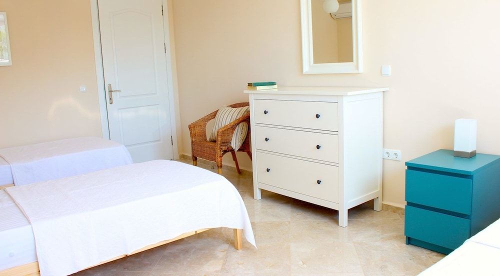 Silverhill Villas by Villa Safiya Villa (Silverhill 3) 4