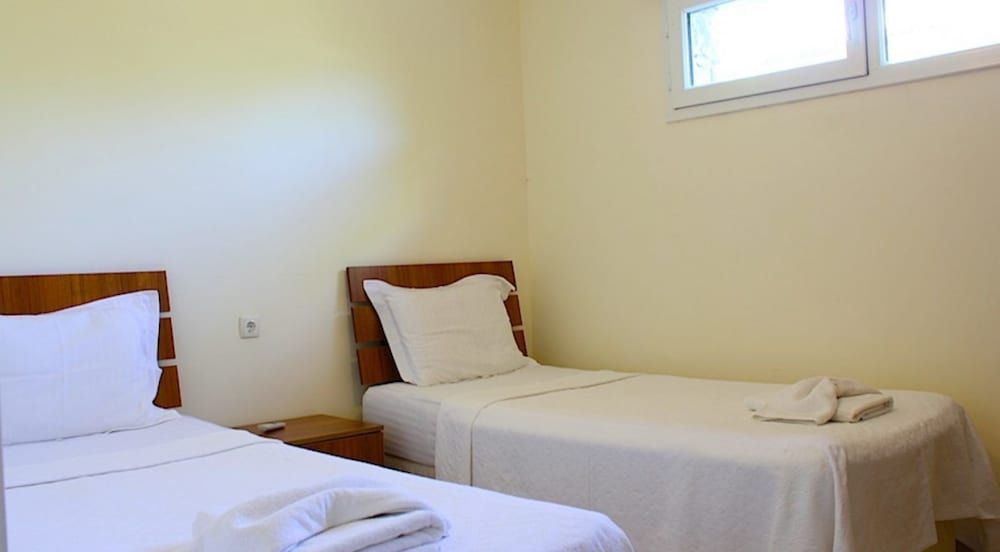 Silverhill Villas by Villa Safiya Villa (Silverhill 1) 2