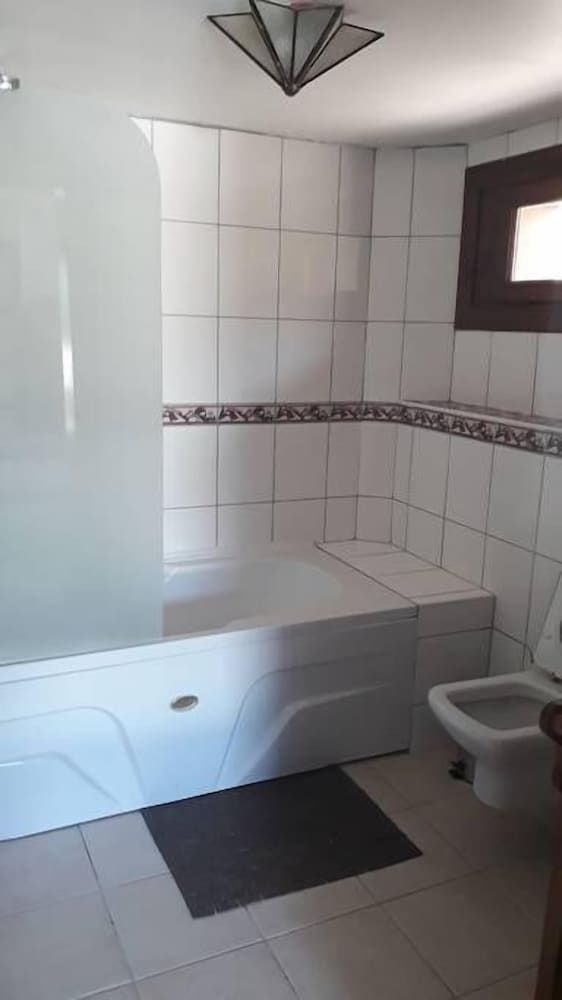 Lazy Lizard Boutique Hotel Comfort Room, 2 Twin Beds, Non Smoking, Pool View 7