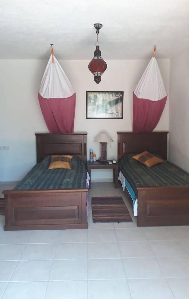 Lazy Lizard Boutique Hotel Comfort Room, 2 Twin Beds, Non Smoking, Pool View 5