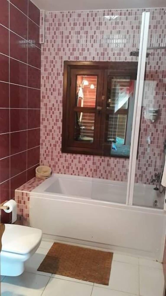 Lazy Lizard Boutique Hotel Comfort Room, 2 Twin Beds, Non Smoking, Pool View 9